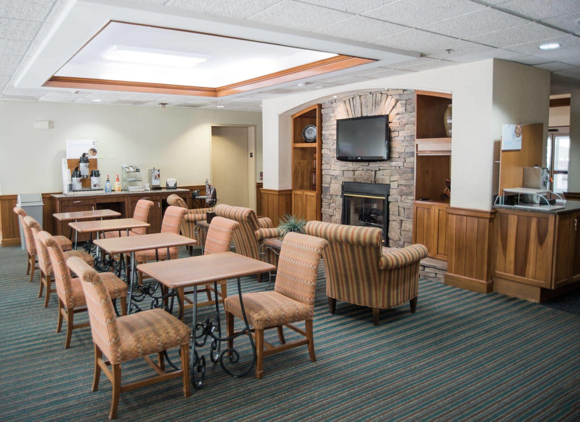 Holiday Inn Express Hotel & Suites Conover - Hickory Area By Ihg Екстериор снимка