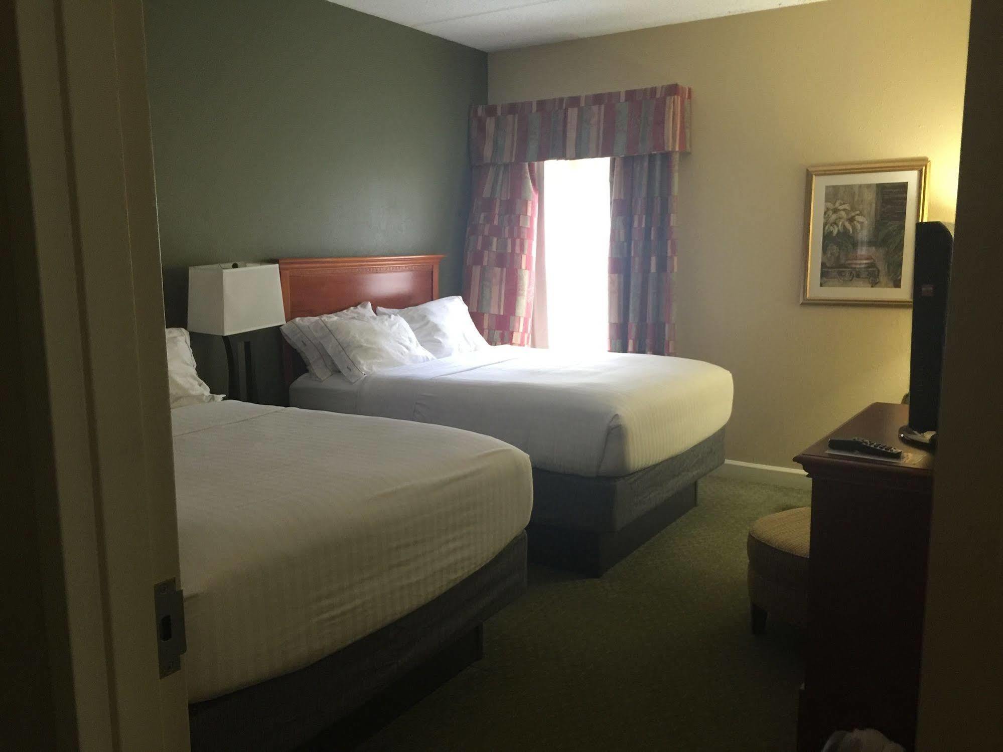 Holiday Inn Express Hotel & Suites Conover - Hickory Area By Ihg Екстериор снимка