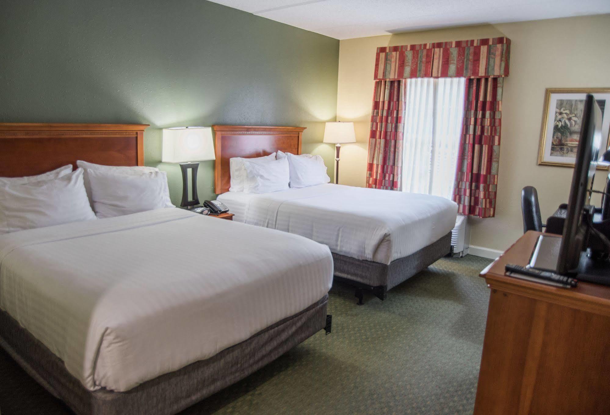 Holiday Inn Express Hotel & Suites Conover - Hickory Area By Ihg Екстериор снимка