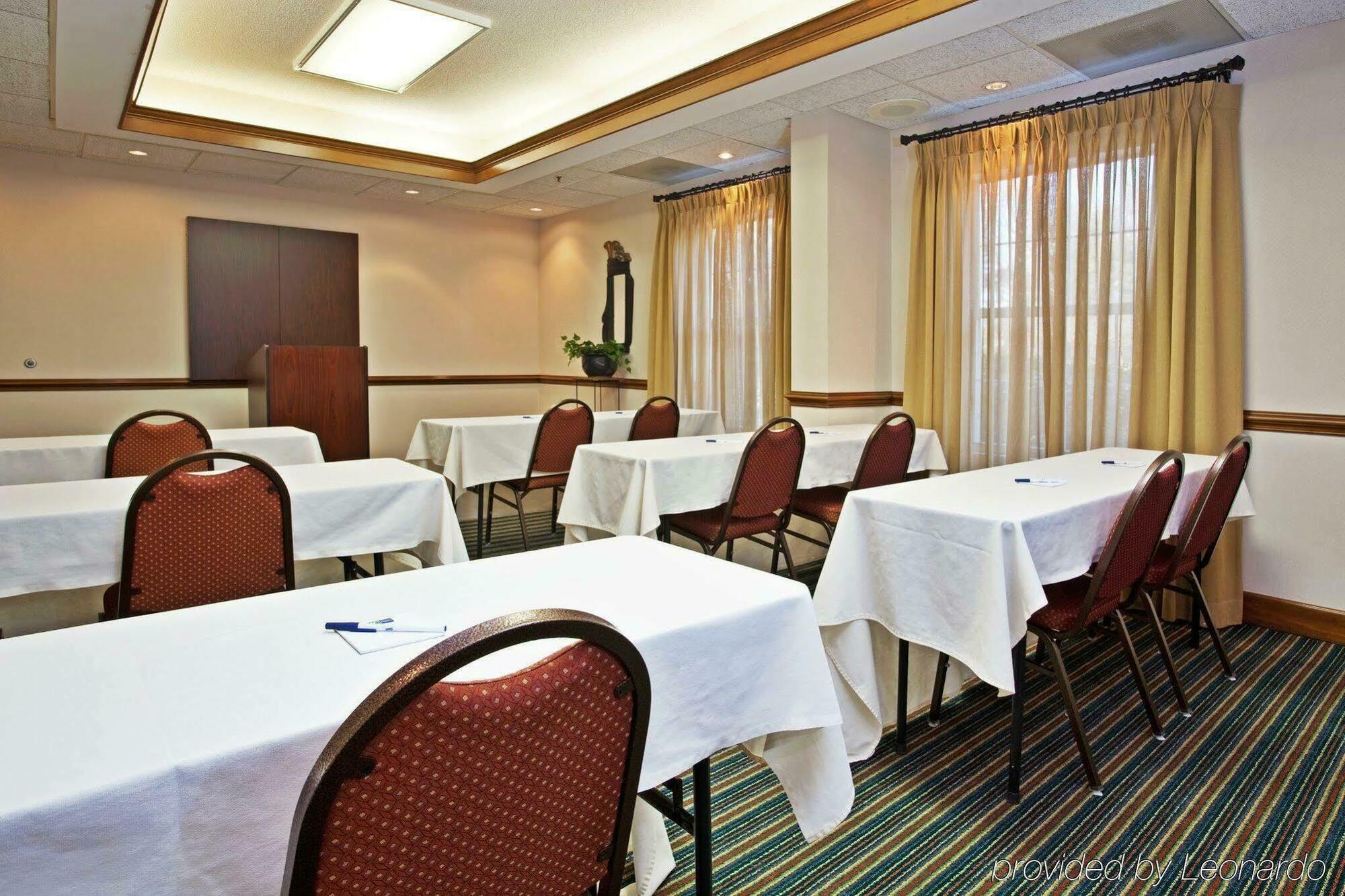Holiday Inn Express Hotel & Suites Conover - Hickory Area By Ihg Екстериор снимка