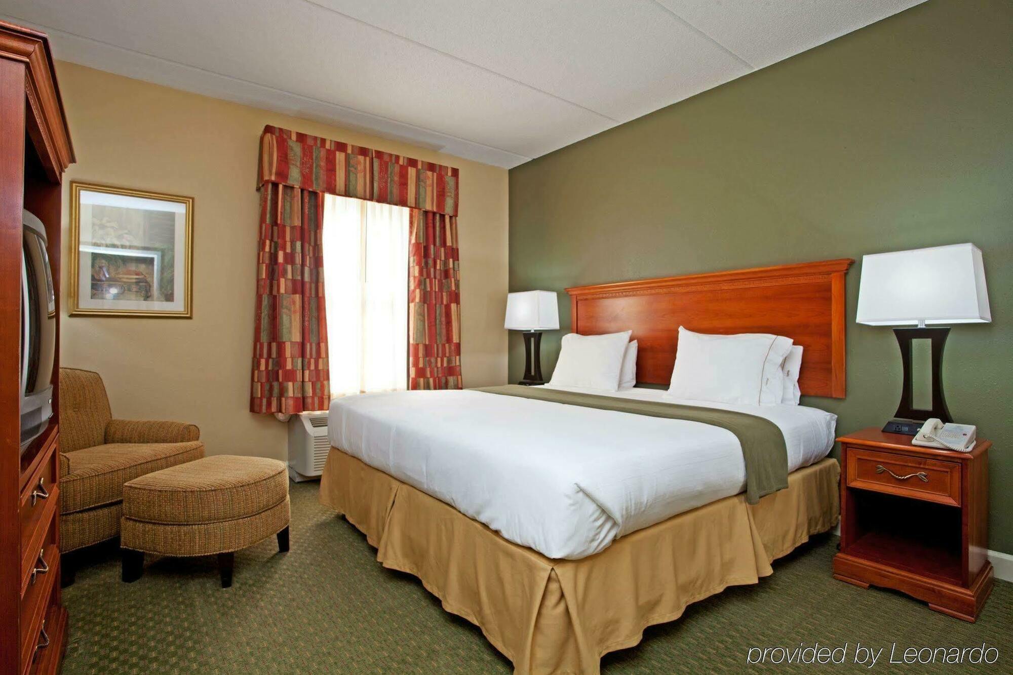 Holiday Inn Express Hotel & Suites Conover - Hickory Area By Ihg Екстериор снимка